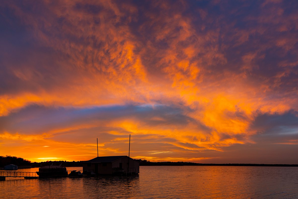 SunsetChüc tweet media