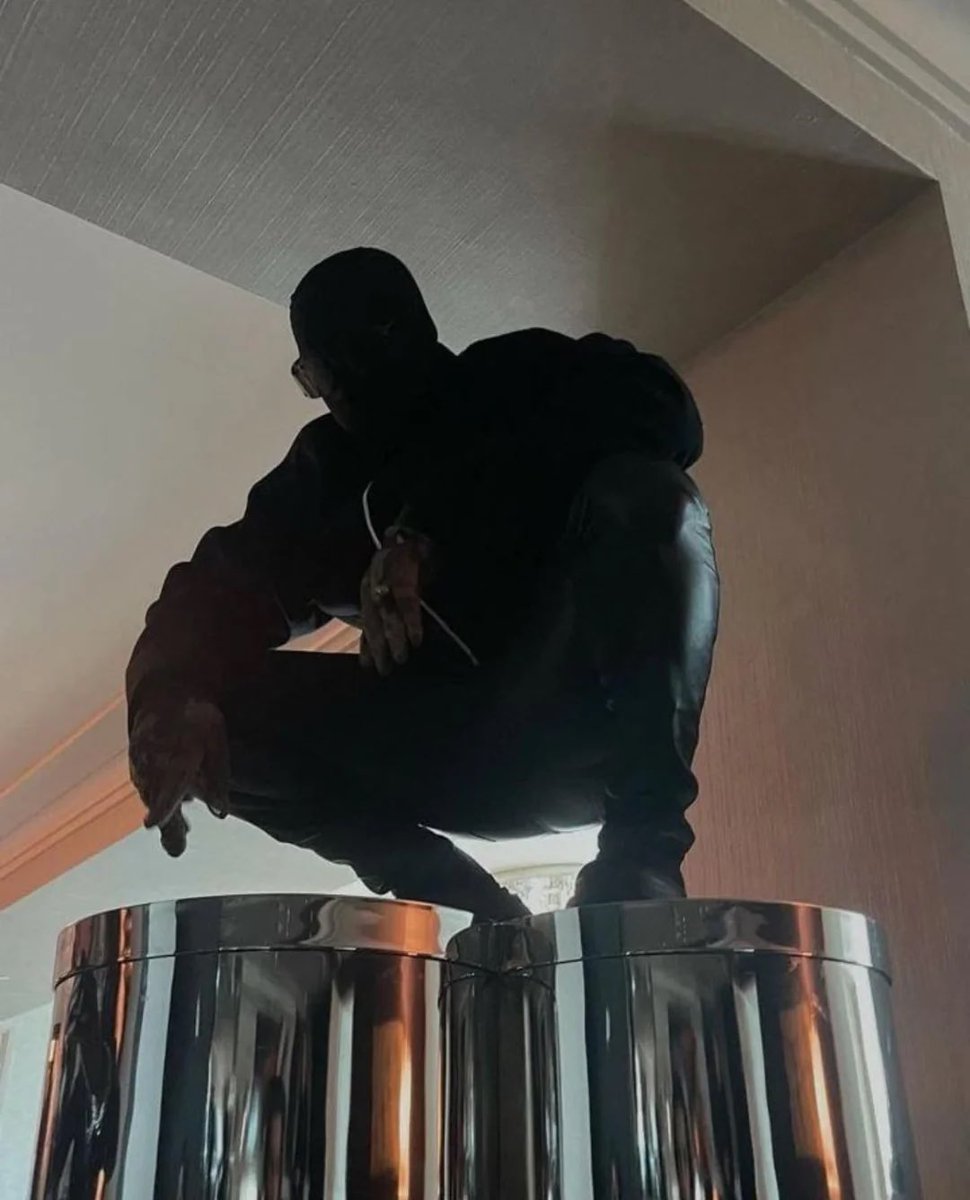 Ye Streams tweet media