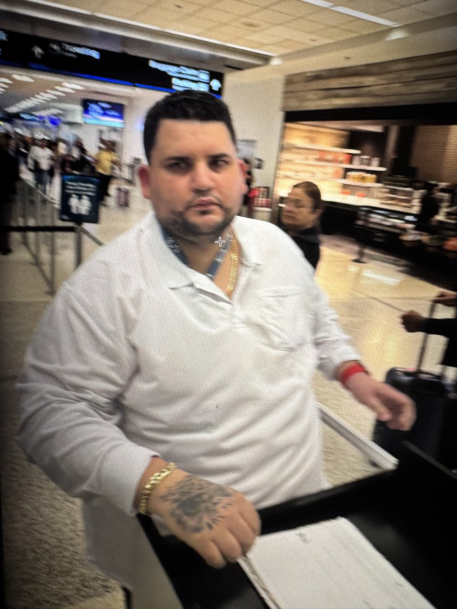 cadeleke4's tweet photo. I did….. and let it be known that this is what flyers with complaints get when they do! @AskTSA Does this agency condone and uphold discrimination from its employees? It appears so.

Oh, and this is the guy. They made me delete the pics before letting me get to my gate. https://t.co/uJqgjiOKMi