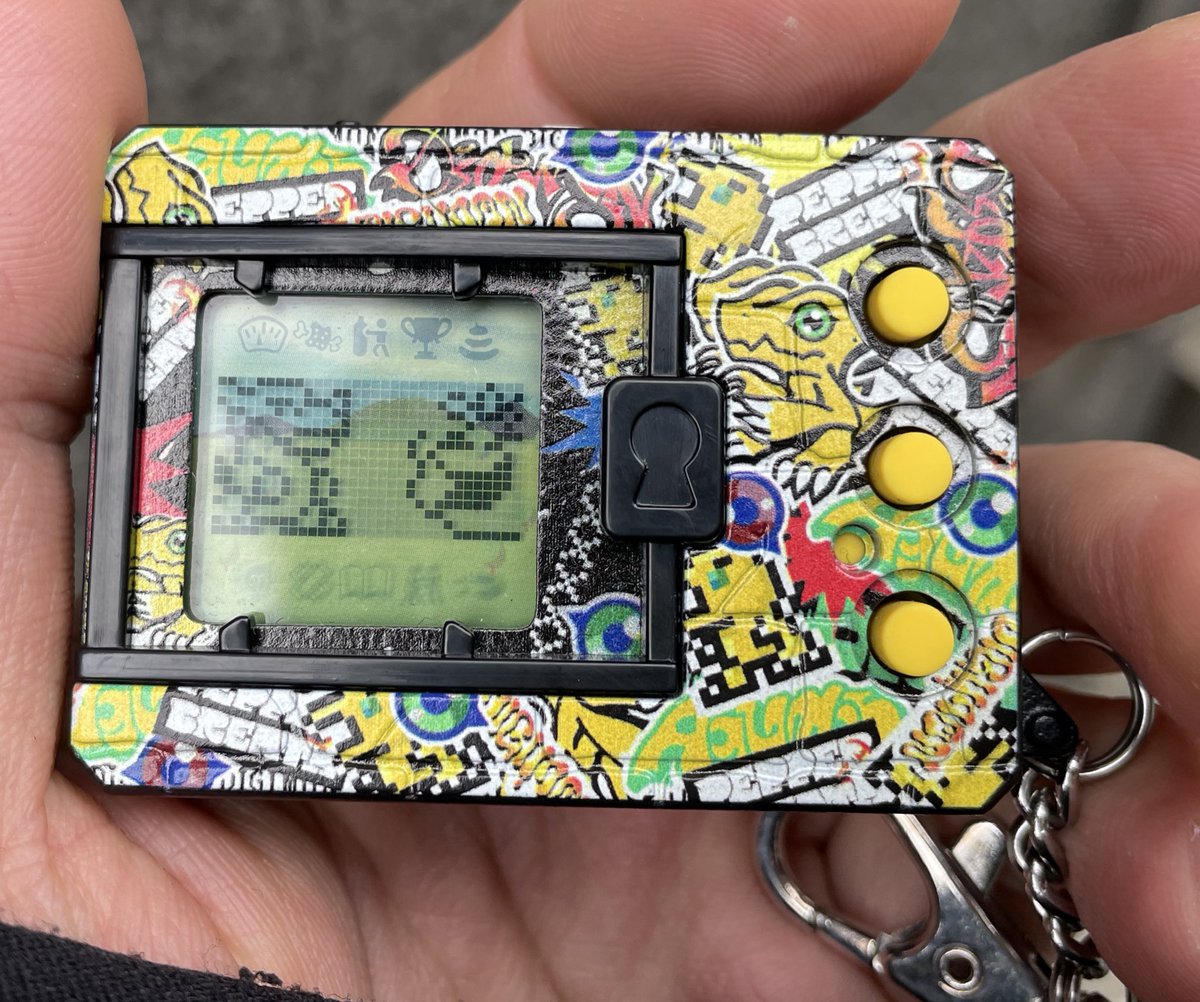 うわ〜、メタルグレイモンとべジーモンじゃんかぁ〜！
