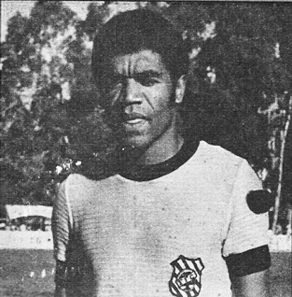 Hoje Adaírton estaria completando 78 anos, Adaílton nasceu aqui em Florianópolis no dia 07/04/1948.

Jogava de zagueiro e além do Figueirense teve passagens por Metropol,Coritiba, XV Piracicaba, rival e pelo São Paulo que foi onde que  após uma partida contra o Santos o Pelé
