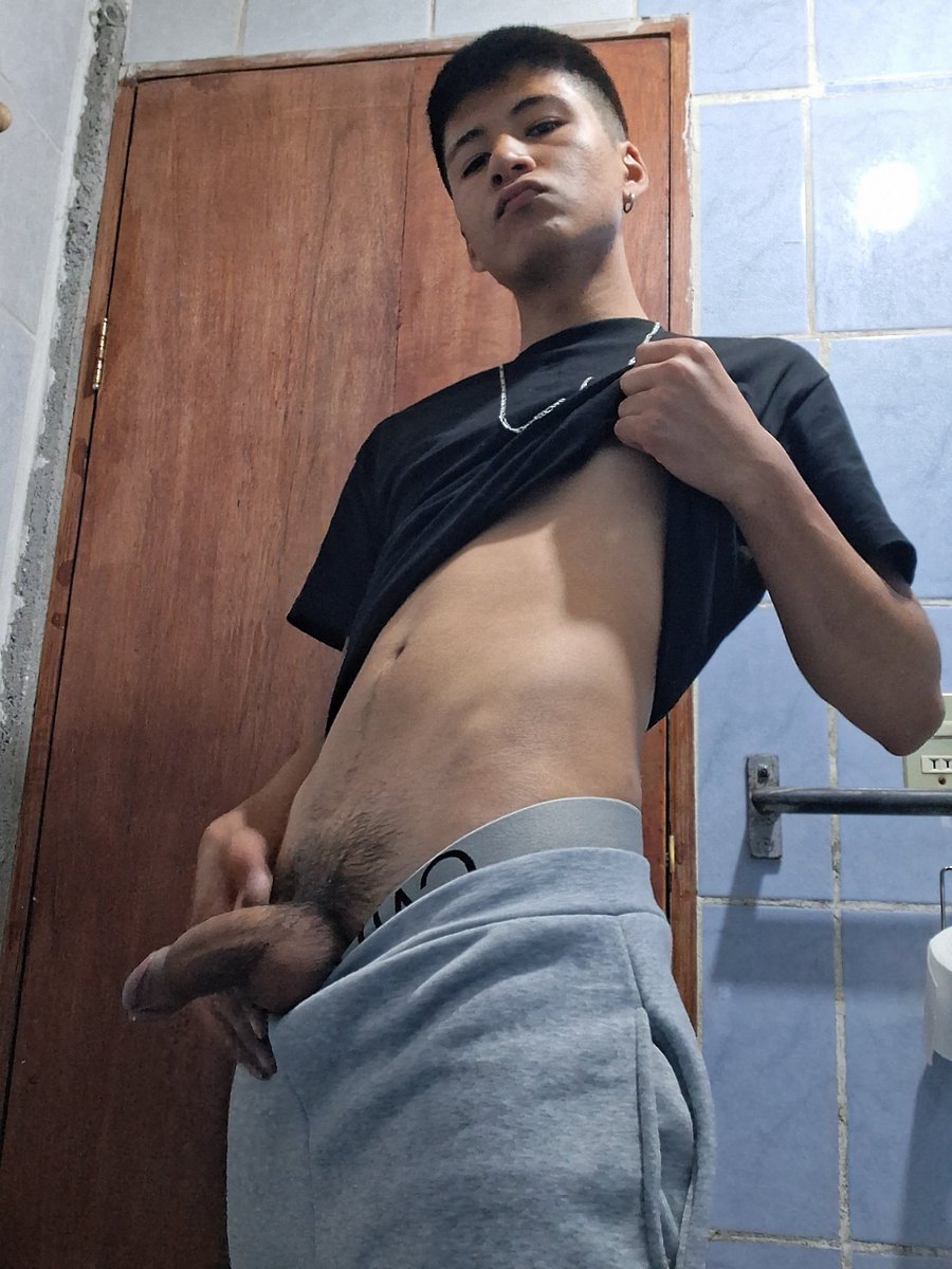 dedX_XsrX's tweet photo. disculpen lo inactivo bbs 😘 https://t.co/sZq58URn8w