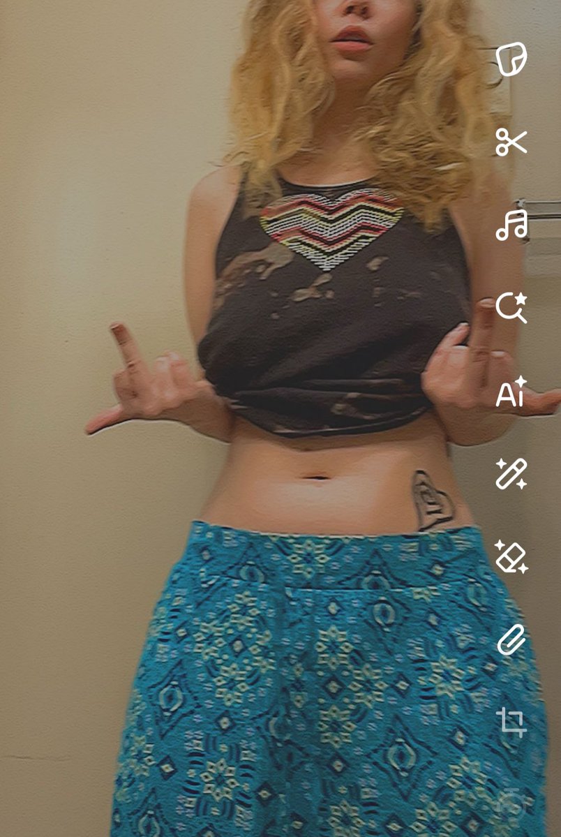 pinklust tweet media