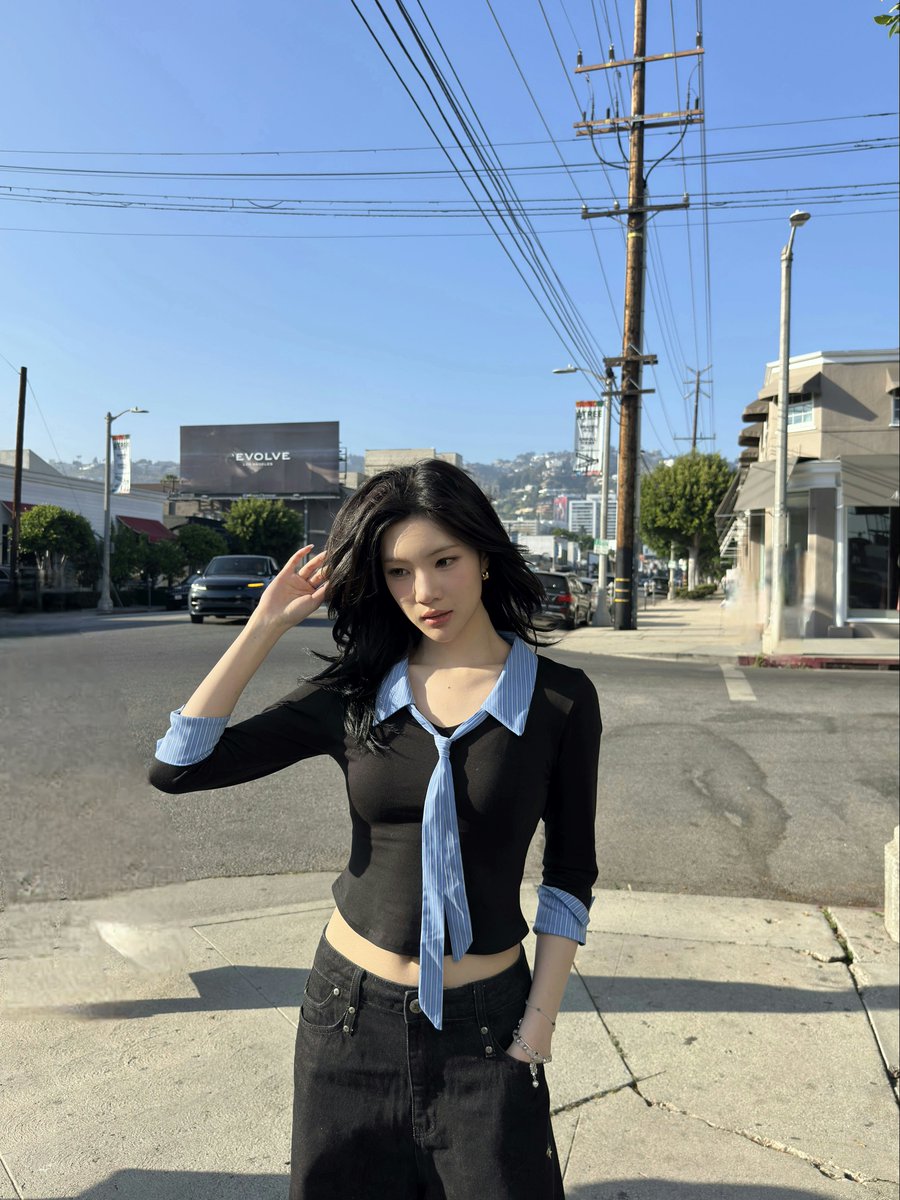 hakonikoni tweet media