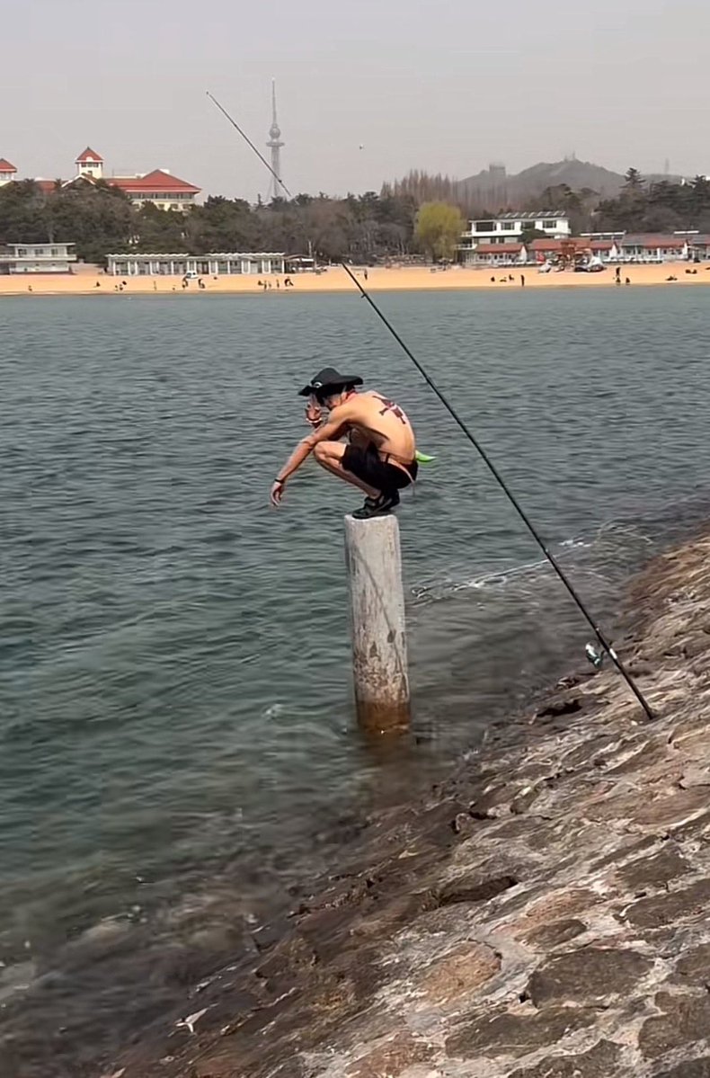 進撃のバズ動画 tweet media