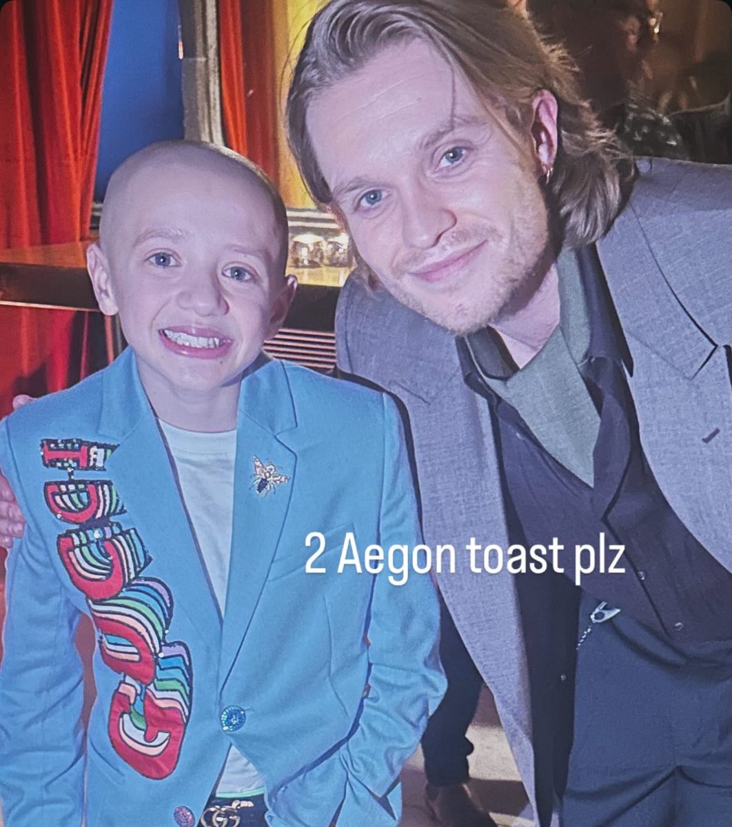 the tall tweet media