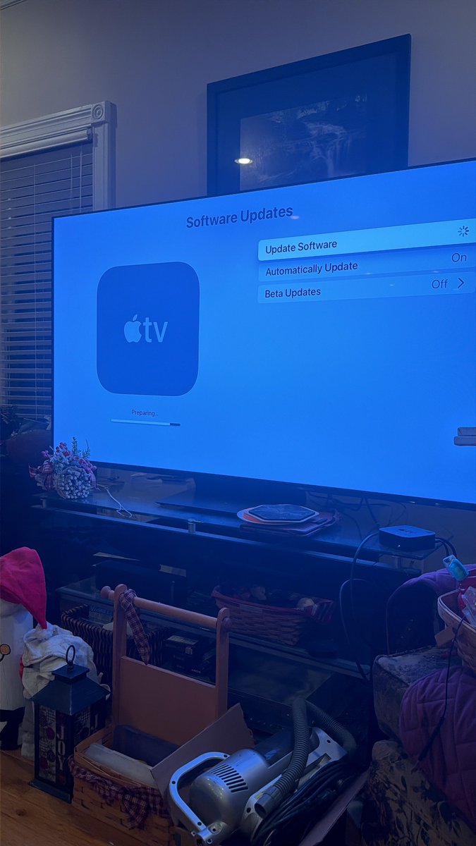 hbelam's tweet photo. @Apple this is fucking ridiculous. I’ve been sitting here for an hour waiting for this to update. At the VERY least it could give some mention of how far along it is in “preparing”. It was a download that took 5 minutes. Updating your hardware shouldn’t be an all day affair https://t.co/2r0S07pwYN