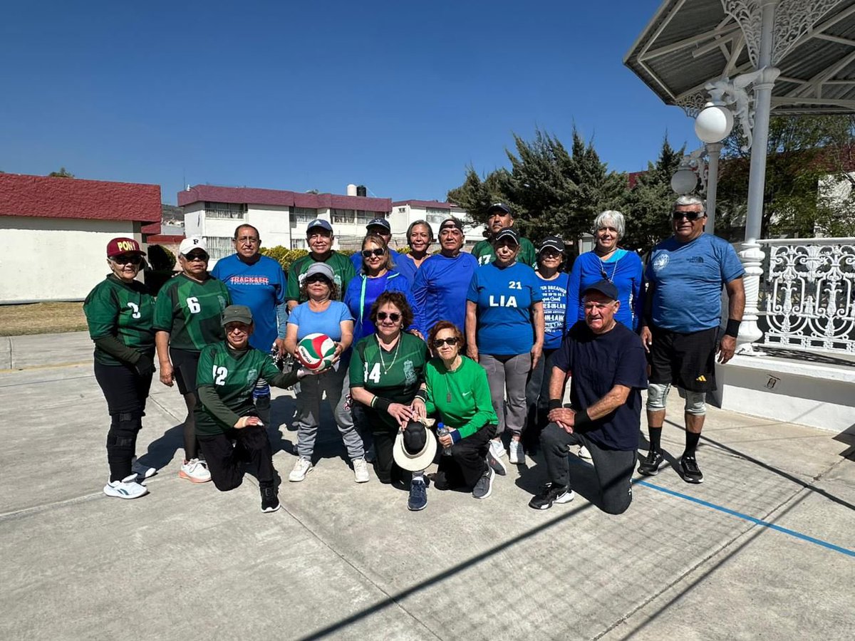 difhgo's tweet photo. Esta mañana, se llevó a cabo el Encuentro Amistoso de Cachibol: Usuarios vs. Colaboradores del #CEAM. #LaFamiliaDIFH impulsa actividades que fortalecen la convivencia, la activación física y el bienestar de las personas adultas mayores. 🏐🙌🏻⭐️ https://t.co/MFScEXq6y0