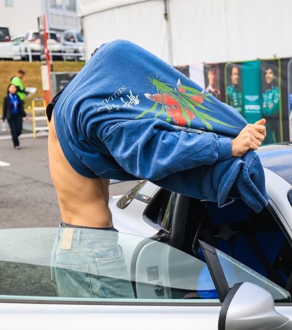 Tina ⁴³ 🎀 tweet media