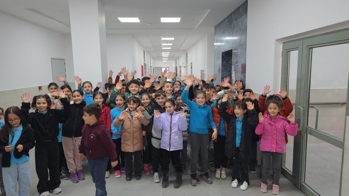 ozetgechaber's tweet photo. Aksaray'da çocukken hayvanlara bakması için okula gönderilmeyen 72 yaşındaki vatandaş, memleketine okul yaptırdı: https://t.co/1AQtpdr0n8