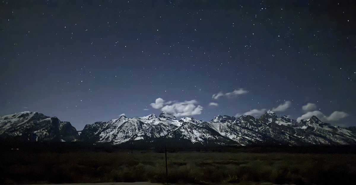 patrickmilesmc's tweet photo. @spann  stars and the Tetons in Jackson Hole Wyoming last night.  iPhone no filter. https://t.co/Ebbe5UzFt5