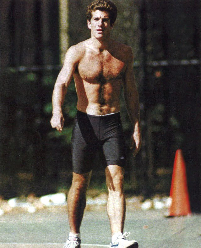 Oliver Bateman Does the Work tweet media