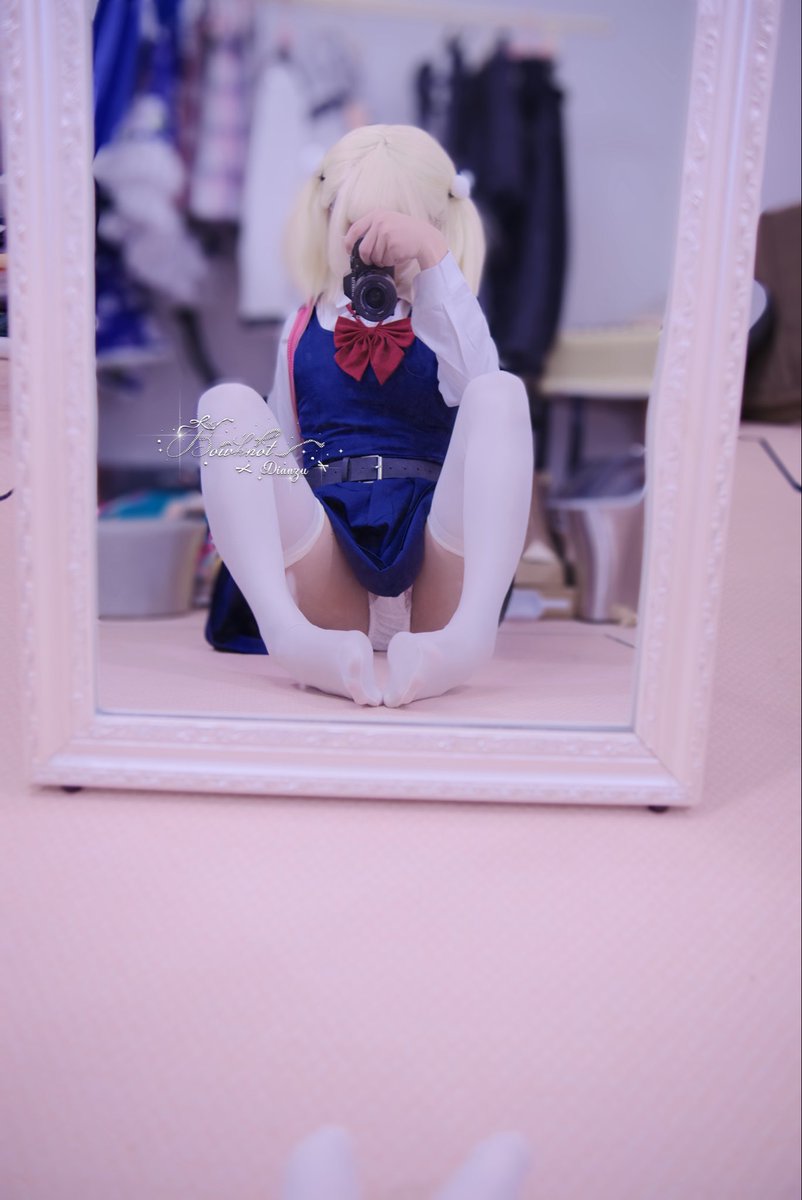 盯着小女孩的那里看…大哥哥真恶心… https://t.co/vGPvA40NTP