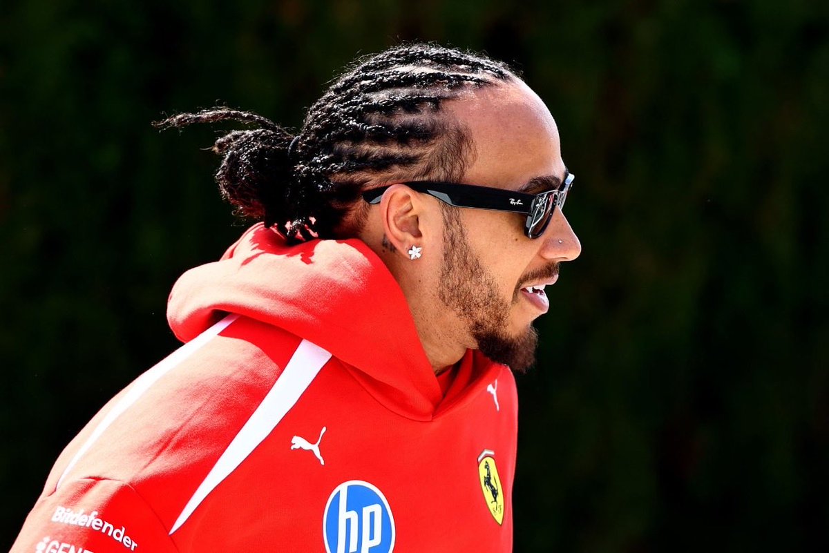 sin ⁴⁴ tweet media