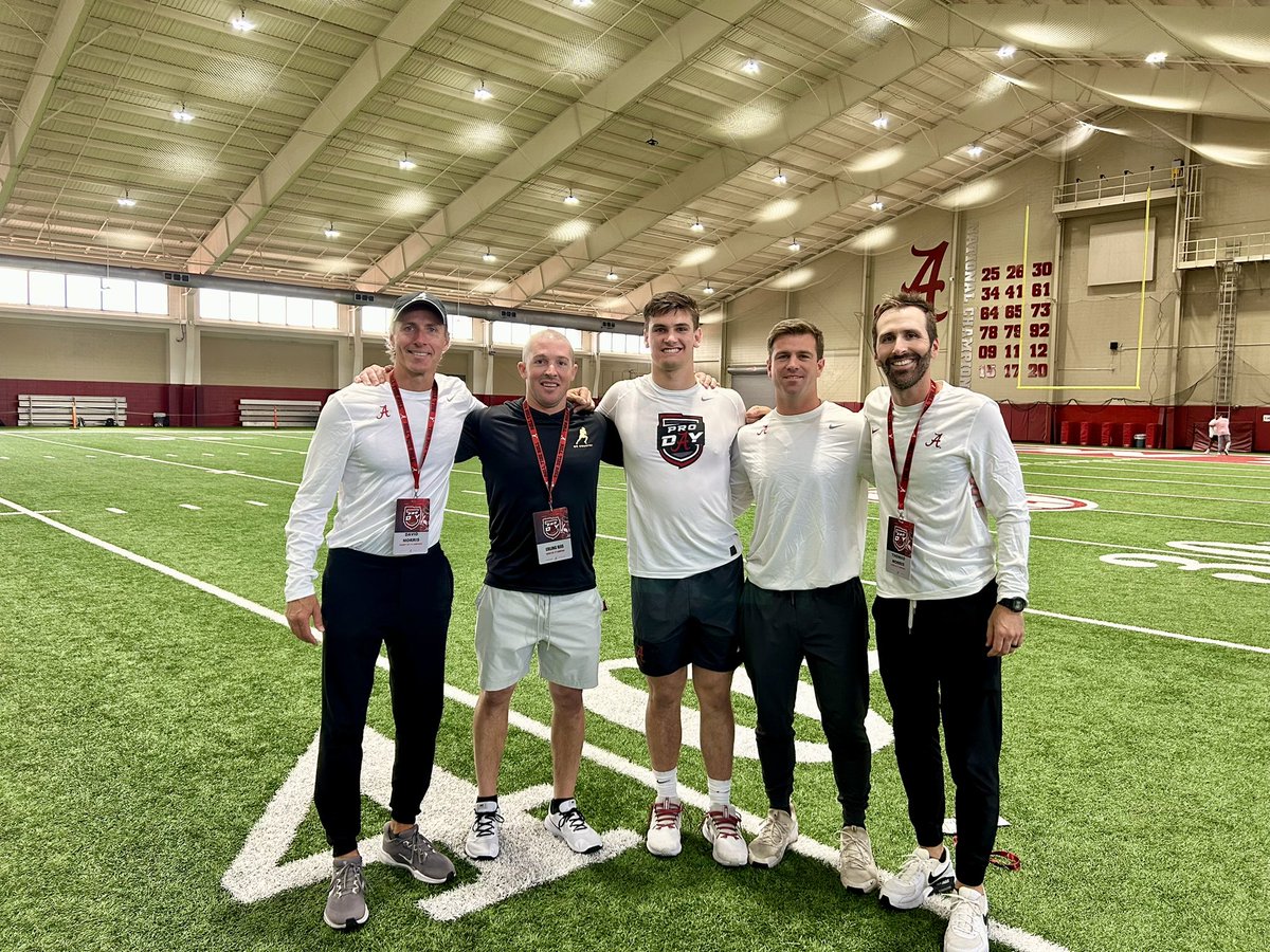 QBCountry's tweet photo. 15 had a Helluva Day! Proud of you @ty_simpson06 ! #QBcountry
*Pics by Alabama Football https://t.co/Lc1kcn9fAr