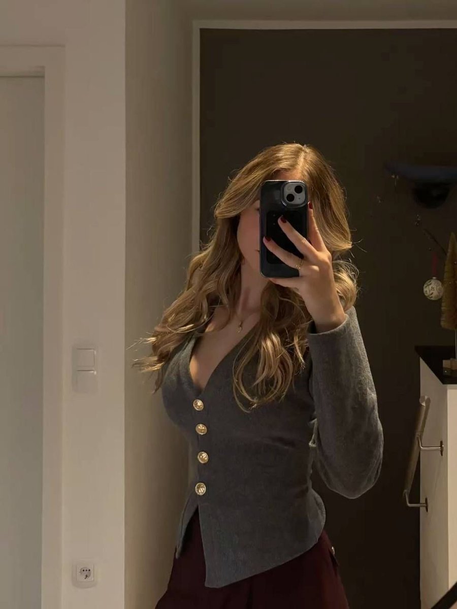 i’m single if anyone wants me