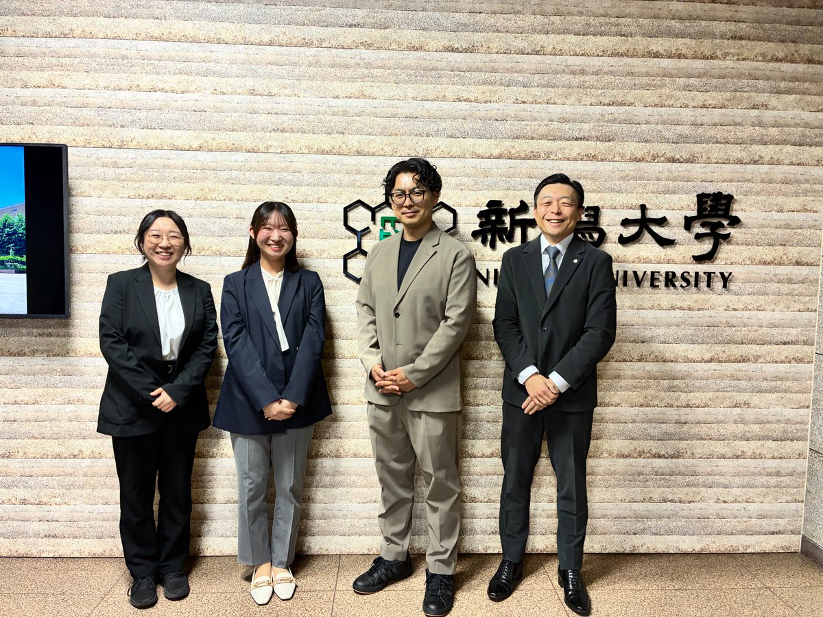 #新潟大学サポーター倶楽部 の #オーエムネットワーク 様からロッカーをご寄附いただきました😊
実際に設置したロッカーをご案内させていただきました😉このたびは温かいご支援をありがとうございました😌今後ともどうぞよろしくお願いいたします🤗
#新潟大学
#春から新大