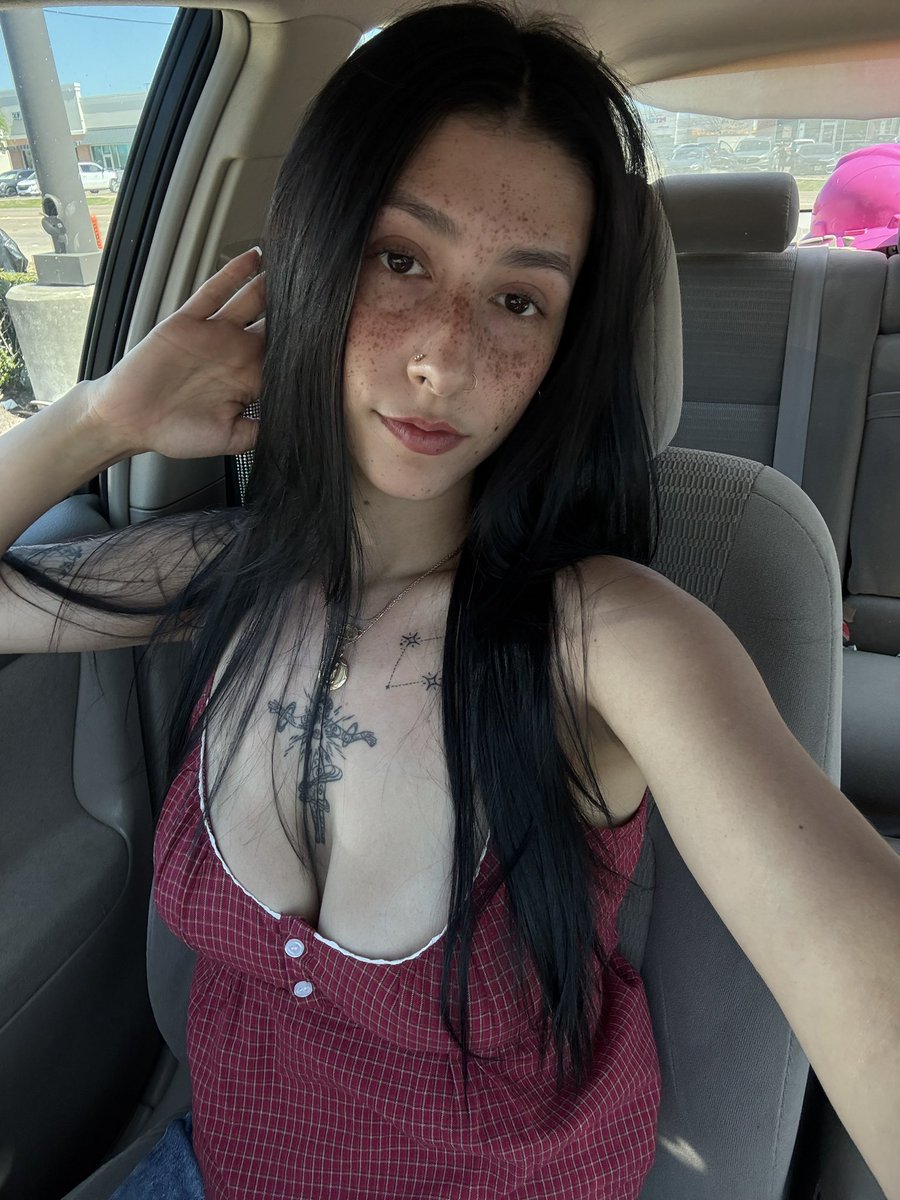 neva eva tweet media