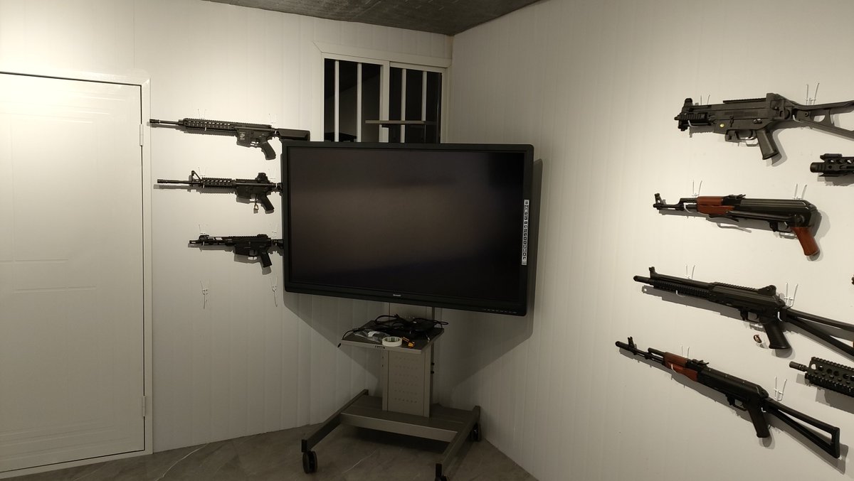 yamagyo1's tweet photo. ★最短ショップ室内から２歩で５０ｍレンジで試射！★

advanced airsoft custom shop UN（電動ガン工房　光線銃）ですよ！

もう常連様にはショップご利用していただいております！

一般開放はもうちょっとお待ちを！

ショップ営業予定日は土日のみの１４時~２１時（平日は予約制、お気軽に！） https://t.co/PzWm0HXC21