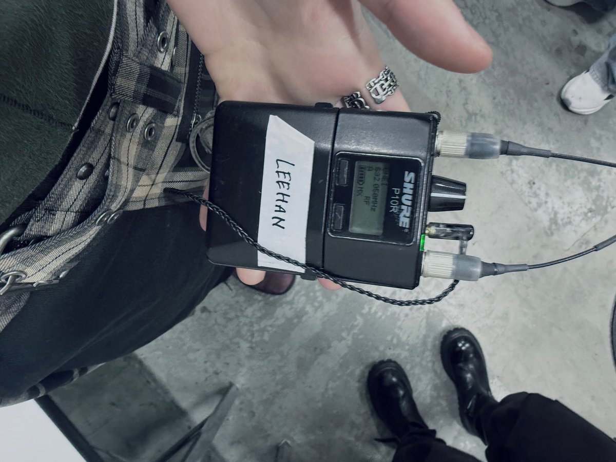 예히이요 tweet media