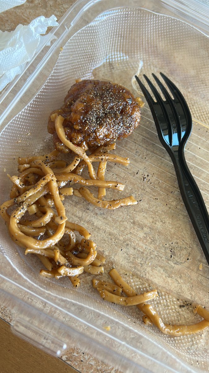 DEVILISHMINS's tweet photo. @jackaugusts mine lol I ate most of it https://t.co/qyeG0P5FF7
