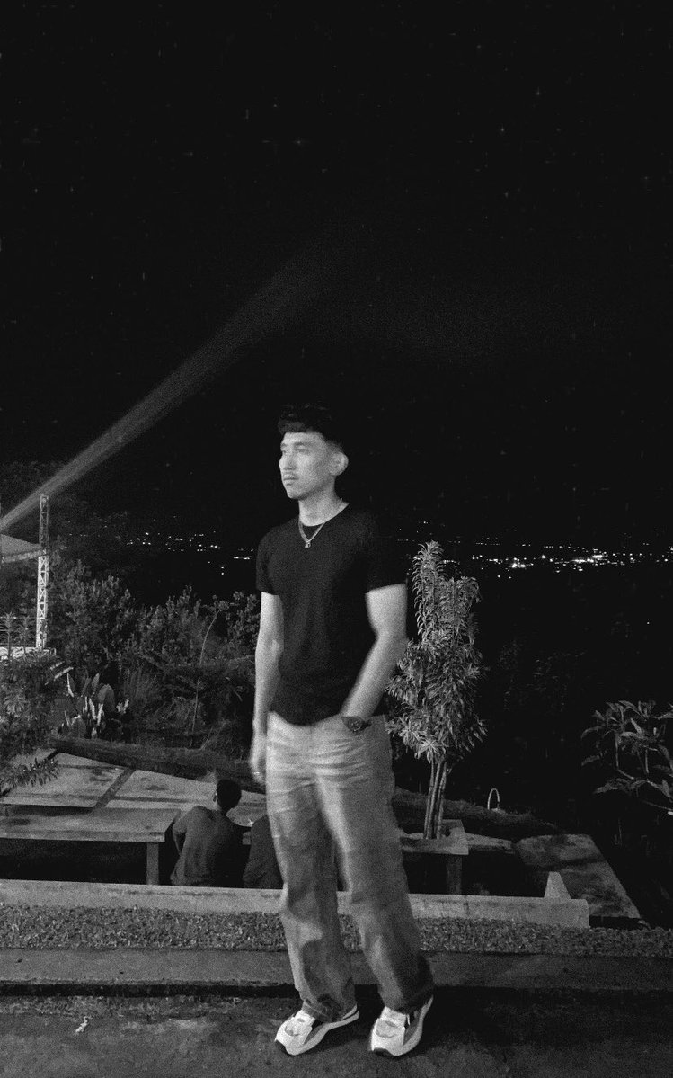 frisian flag tweet media