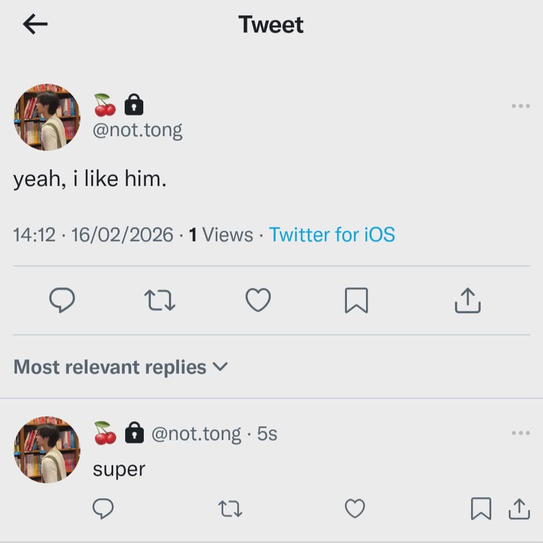 _k0owl's tweet photo. hello, i made a #tongpae filo one shot au for #theewave shippers out there!🍒
➥  wherein tong found out about nong cherry's account.
[@waavetnp @tthi_eks] https://t.co/13m6OYQodc