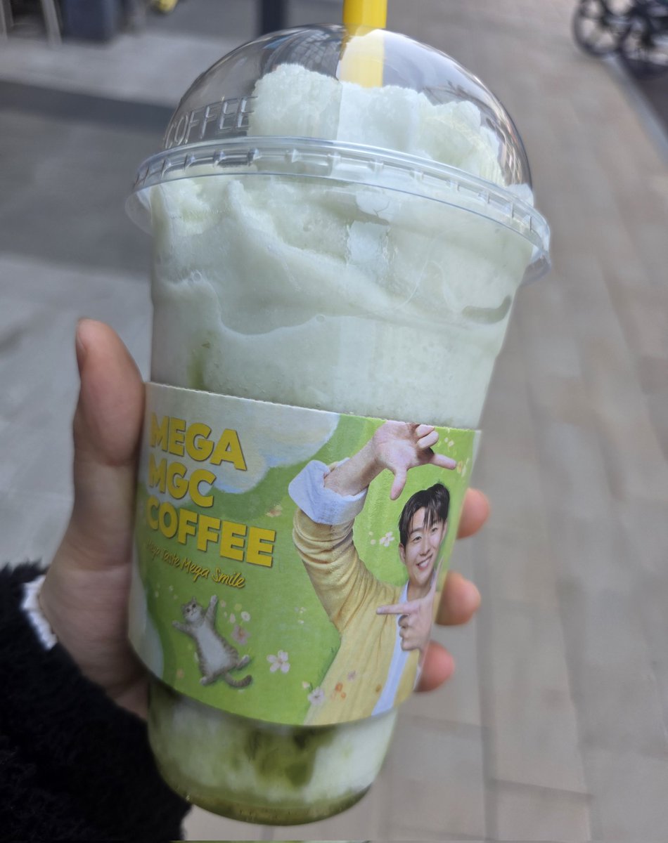 대옹ෆ tweet media