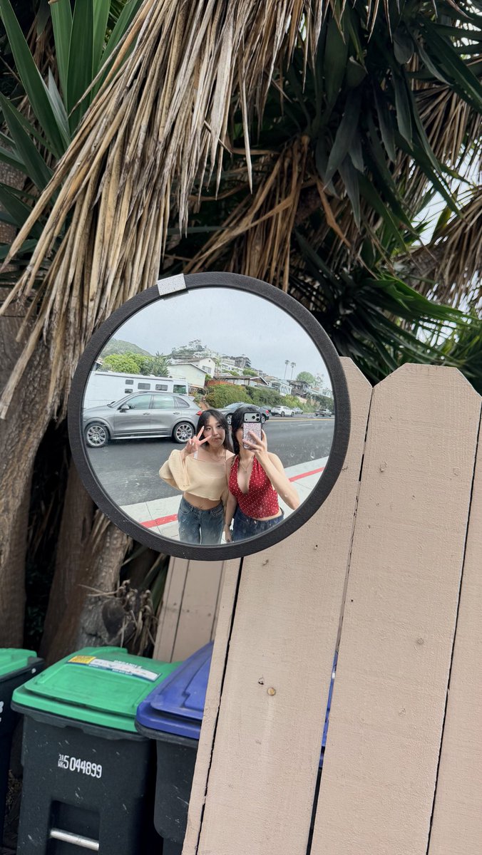 jenevieve tweet media