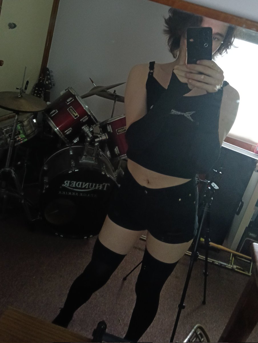 Lora ♂️ tweet media