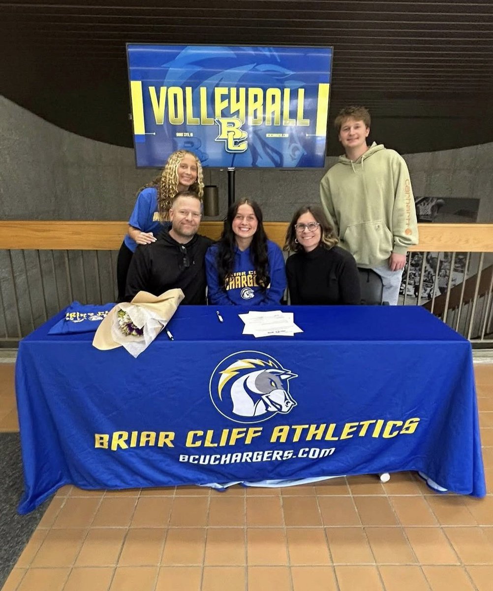 Bishop Heelan Volleyball tweet media