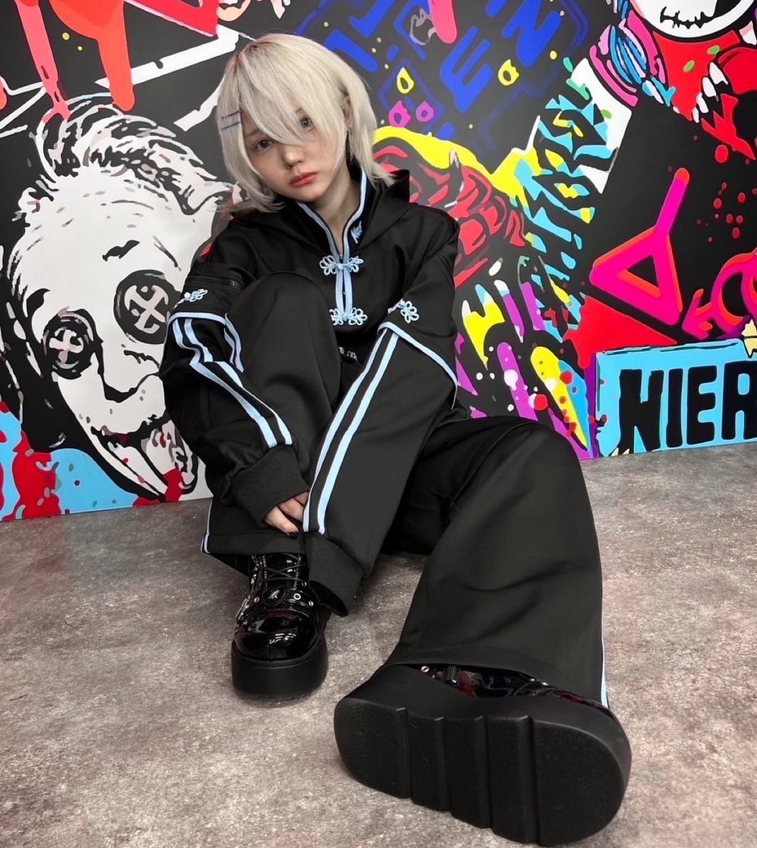 NieR_tokyo's tweet photo. ✨オススメ商品案内✨

NIERのCHINA DESIGNコレクション🖤

オススメアイテムを幾つかご紹介。
ディテールで差がつく、個性派デザイン。

周りと差をつける一着をNIERで。

詳細はコチラ👇
https://t.co/YTnWaxfu3d https://t.co/by2Z9P7R6I