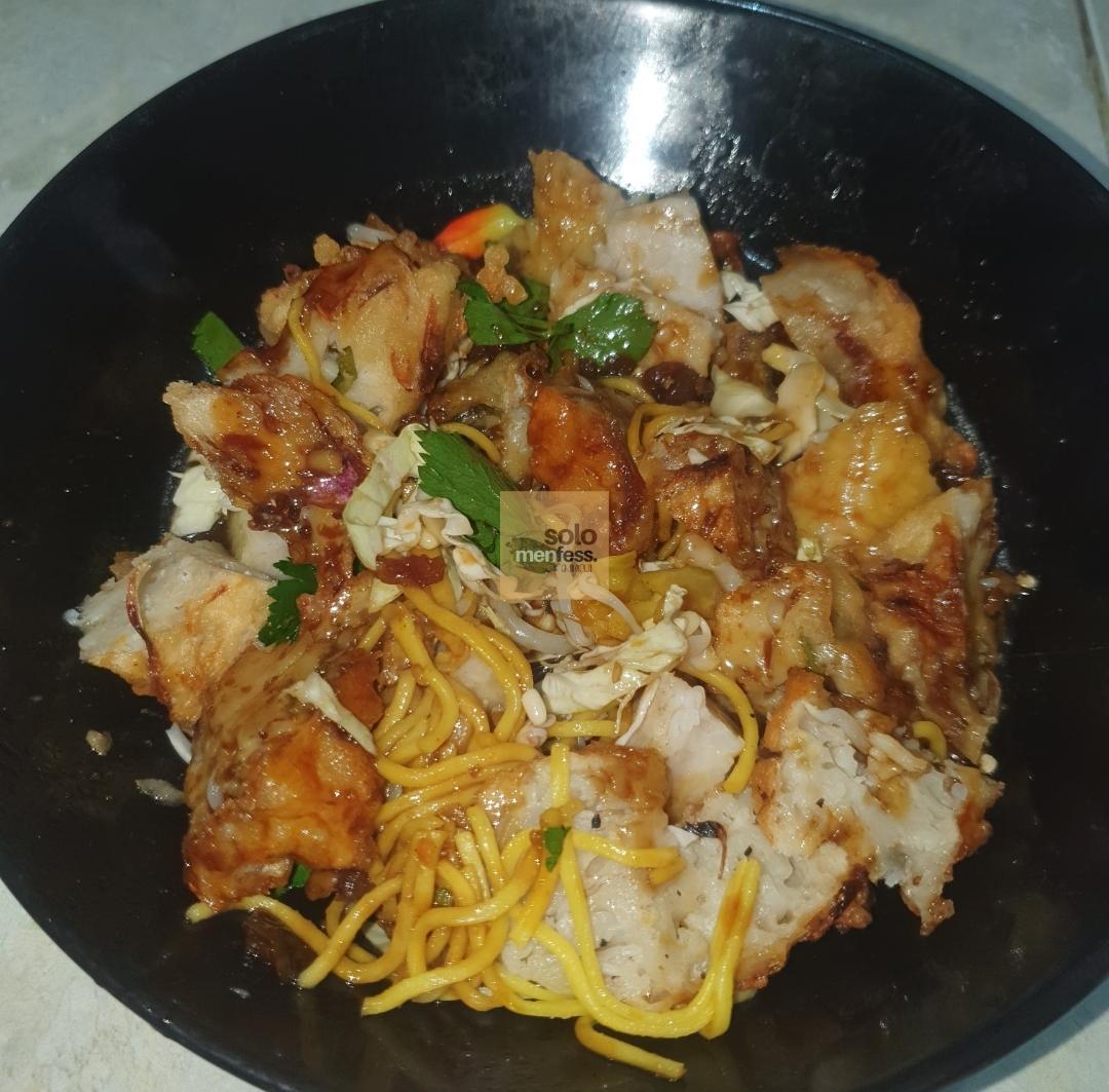 Solo Menfess tweet media