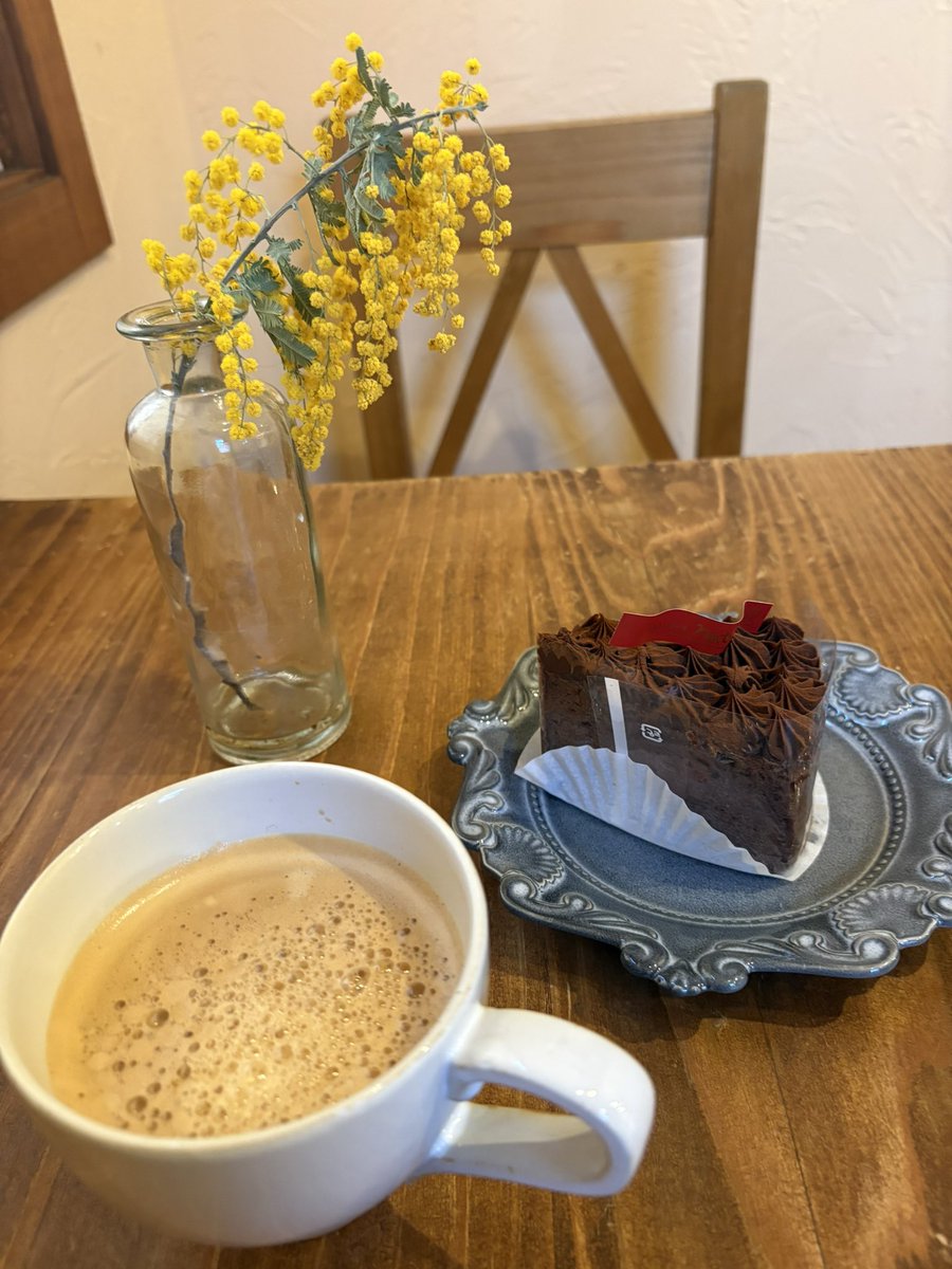 fumiko10201's tweet photo. 先日、埼玉に行った際、ミモザがブームになっているケーキ🍰のお店に行ってきました✨ショコラスフレが美味しかった🥰
2026.3.21

#パティスリーナチュレル
#埼玉県東越谷 https://t.co/cwlVWoukve