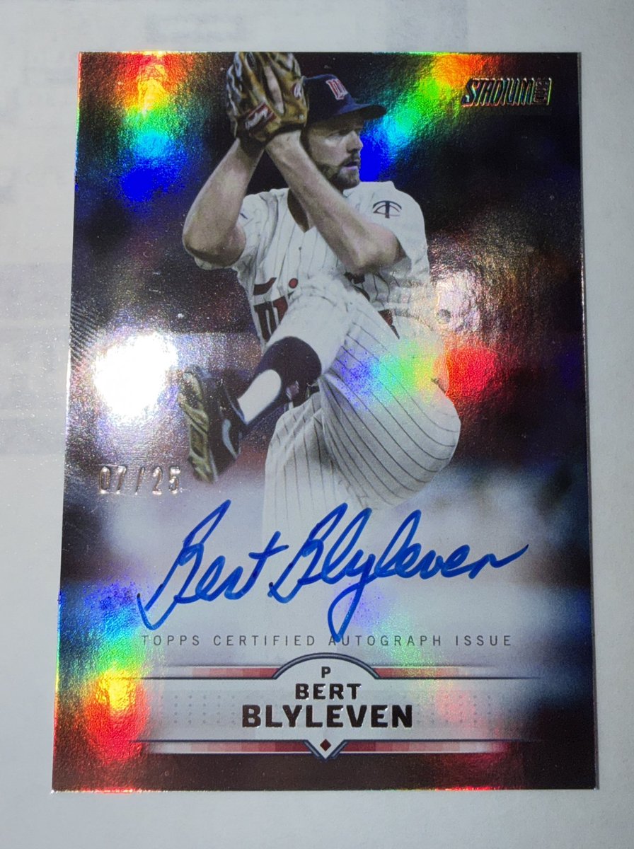 jamesfastiggi's tweet photo. Bunch of Yankee cards which makes me happy but Auto is someone I’ve never heard of but apparently is a Hall of Famer and it’s numbered to /25 so pretty cool https://t.co/XoG2g3onny