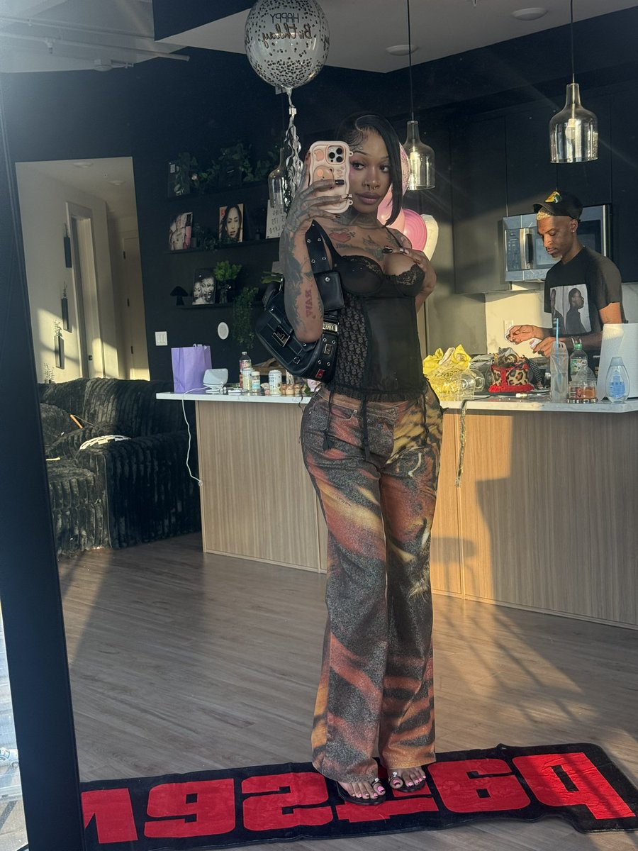 playmatekandii's tweet photo. Dior x Cavalli for my 23☺️ https://t.co/HhTuQBGSid