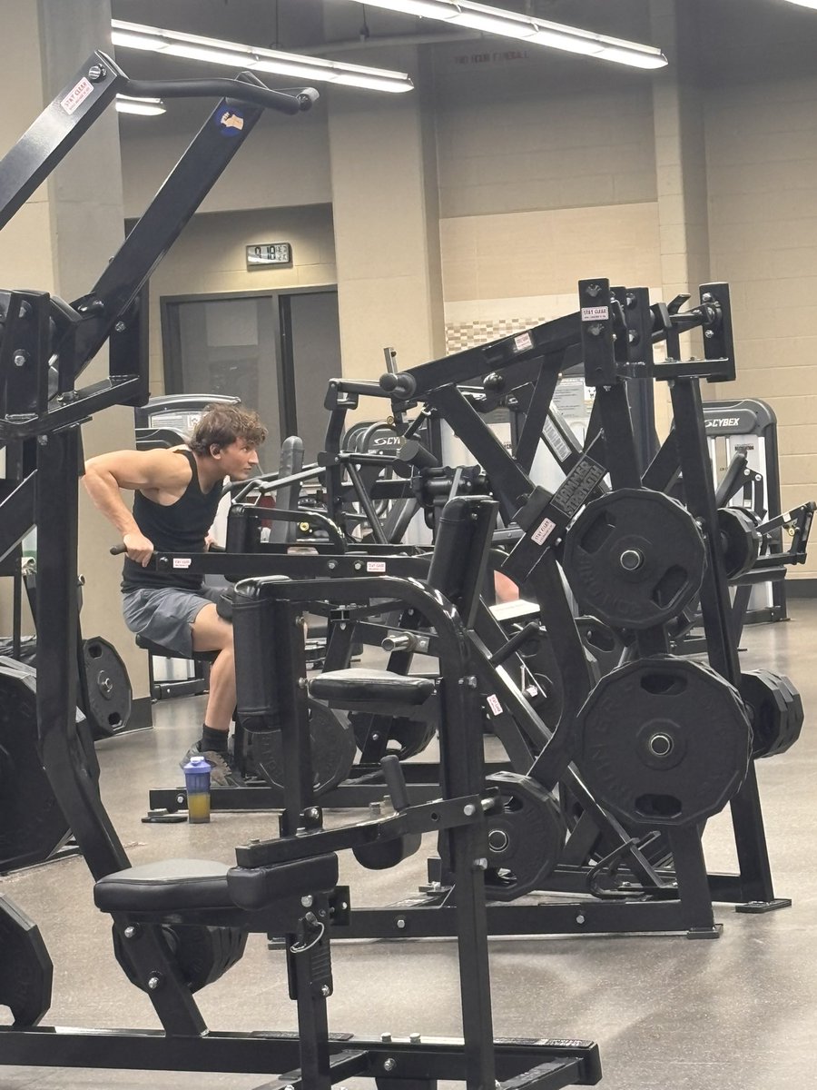 Grey On Clouds tweet media