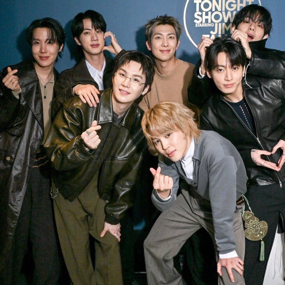 acervo bangtan 🪭 tweet media