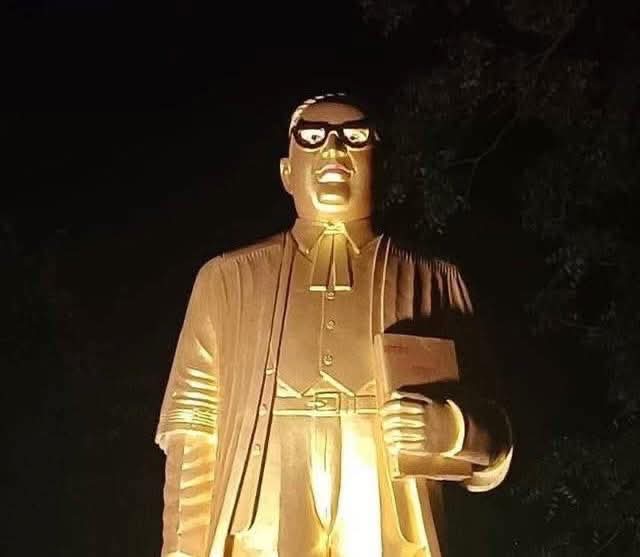 मेरठ : भगवानपुर में अंबेडकर की मूर्ति क्षतिग्रस्त मामला

➡मामले में आरोपियों पर गुस्सा बढ़ा
➡हाथ काटने पर 11 लाख के इनाम का ऐलान
➡इनाम घोषित करने वाला हसीन यासीन गिरफ्तार
➡स्लॉटर कारोबारी हसीन यासीन BJP नेता बताया गया
➡वीडियो वायरल होने के बाद पुलिस हरकत में आई
#Meerutnews |