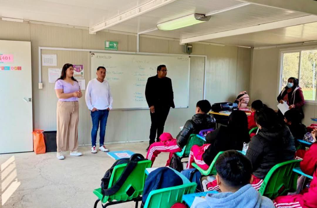 Tuve el gusto de visitar el COBAEM 61 en Teotihuacán junto con Iván y la Dirección de la Juventud, para dialogar con estudiantes sobre derechos humanos y acceso a la salud. Gracias por este espacio.
#Juventudes #DerechosHumanos #SaludParaTodxs #Teotihuacán #COBAEM