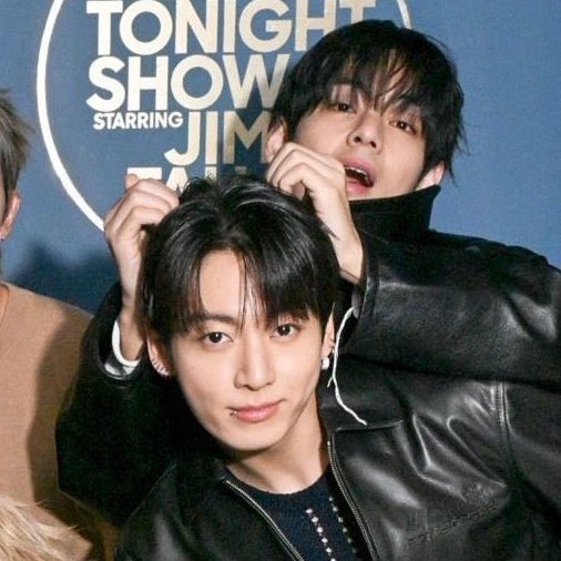 บังทันในวัยเลข 3 คือหล่อมากก แต่จะมีอยู่สองคนที่จุมุตลอดเลย มีการเติมหูหมีให้คนน้อง 😭🤲🏻