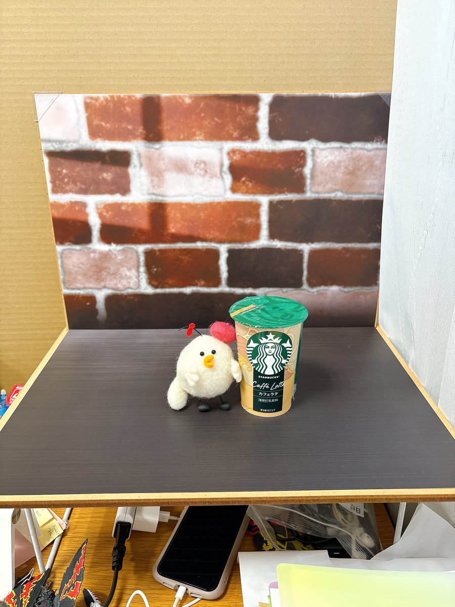PI_PIITAN's tweet photo. ぴいたんやで🐥
スタバのカフェオレで
ブレークタイム🥤

オサレな背景でオトナ気分✨

あ、ぴいたんの屋根裏部屋
バレちゃった😂 https://t.co/XSWx1Dvczc