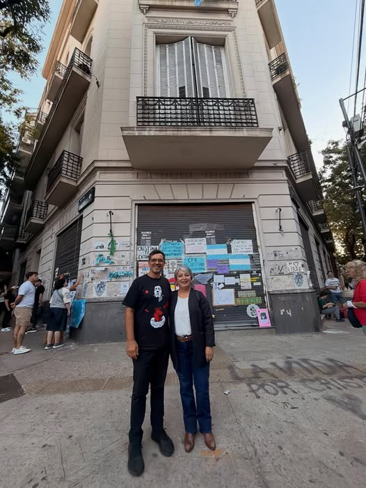 botcaszely20's tweet photo. 🔴La ex candidata de extrema izquierda Jeannette Jala junto a Fares Jadue fueron a visitar a la condenada por corrupción Cristina Fernández de K.
#IzquierdaMiserable 
#IzquierdaMiserableYAsesina 
#KastChileEstáContigo https://t.co/7nquH6VTZP