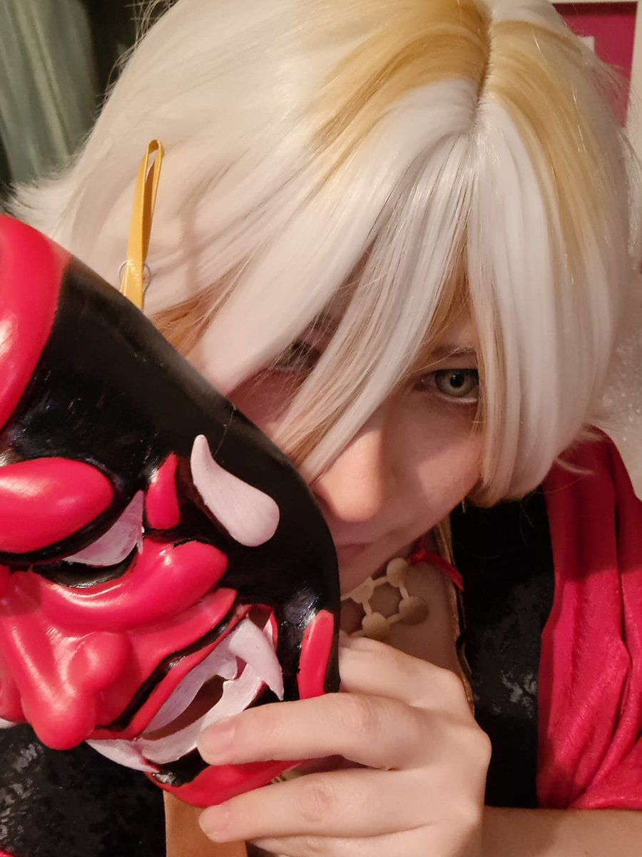 Hua Cheng~ Blood Rain Reaching Towards a Flower tweet media