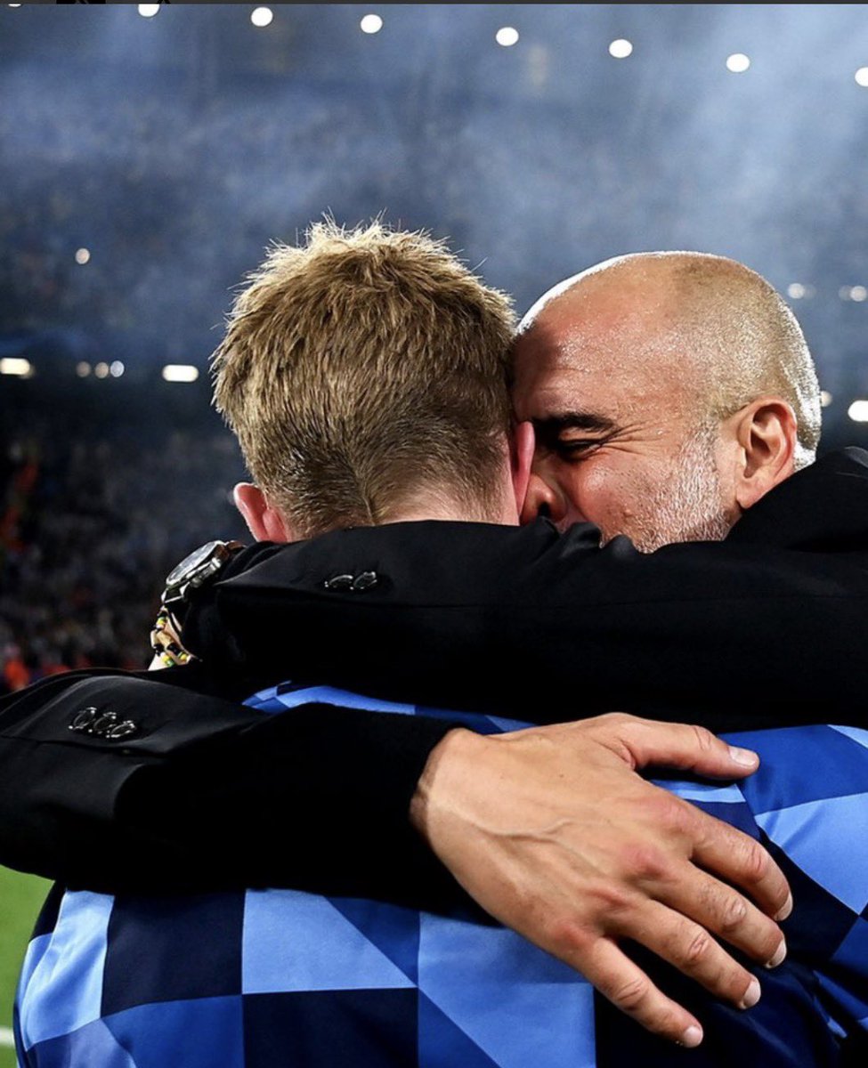 🇻🇮 tweet media