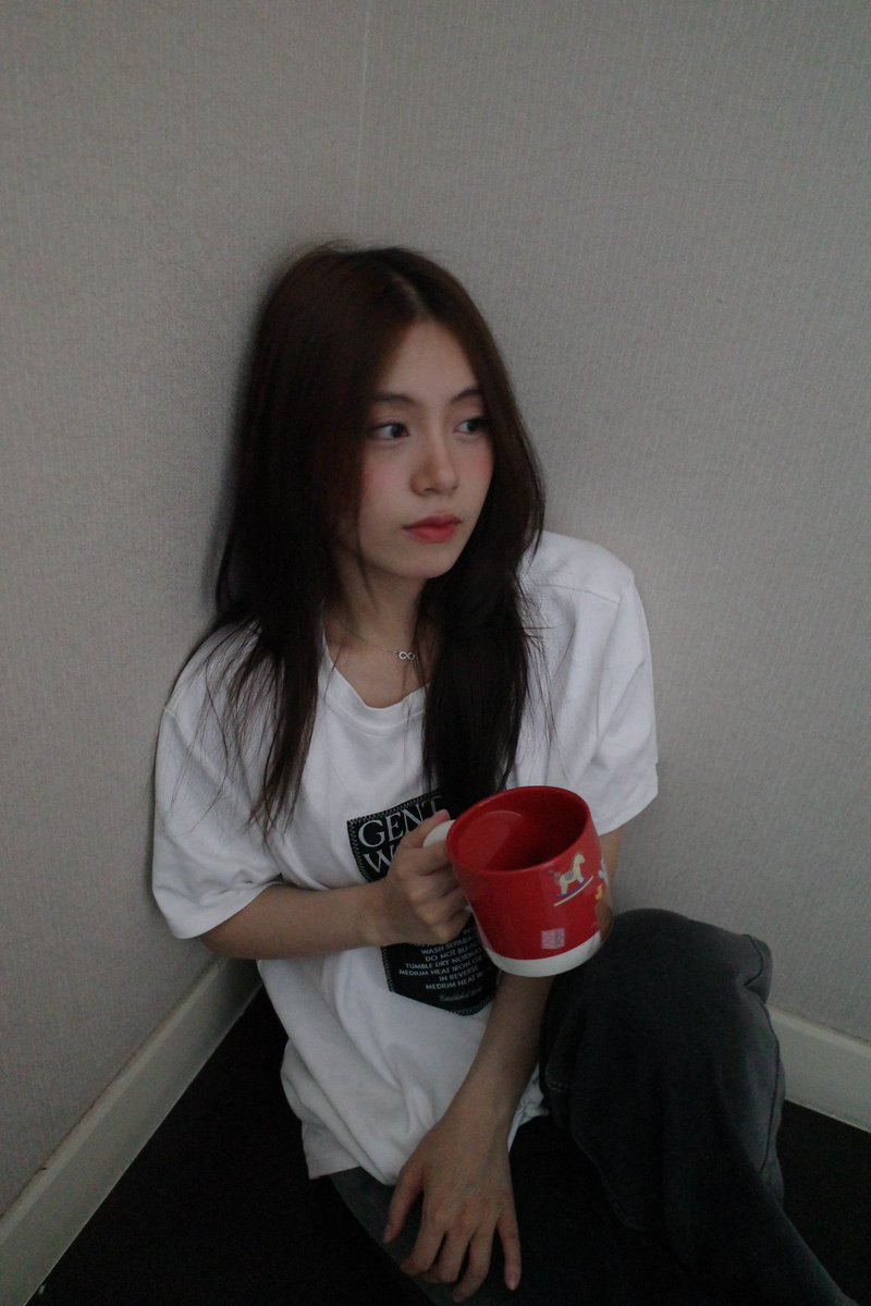 no context fond ♡ tweet media