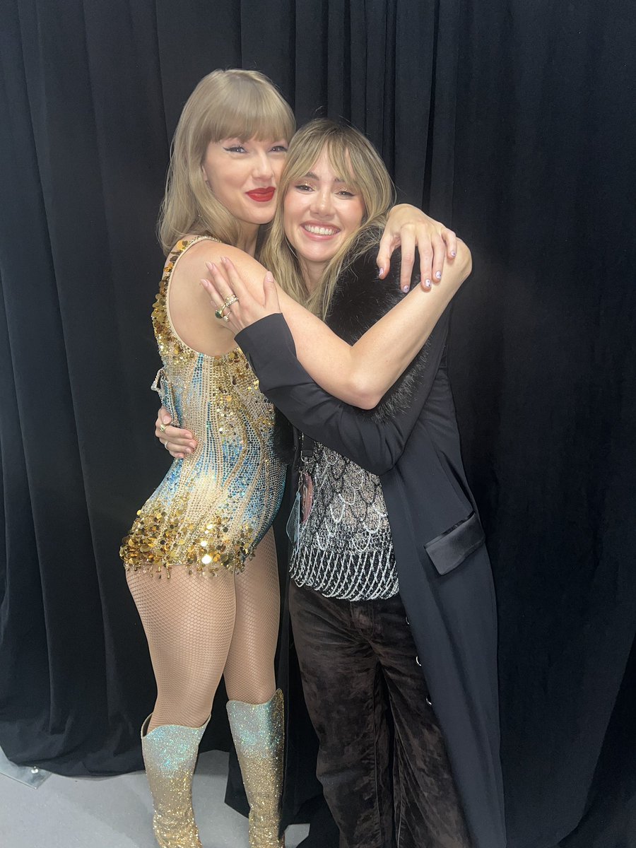 hourly taytan tweet media