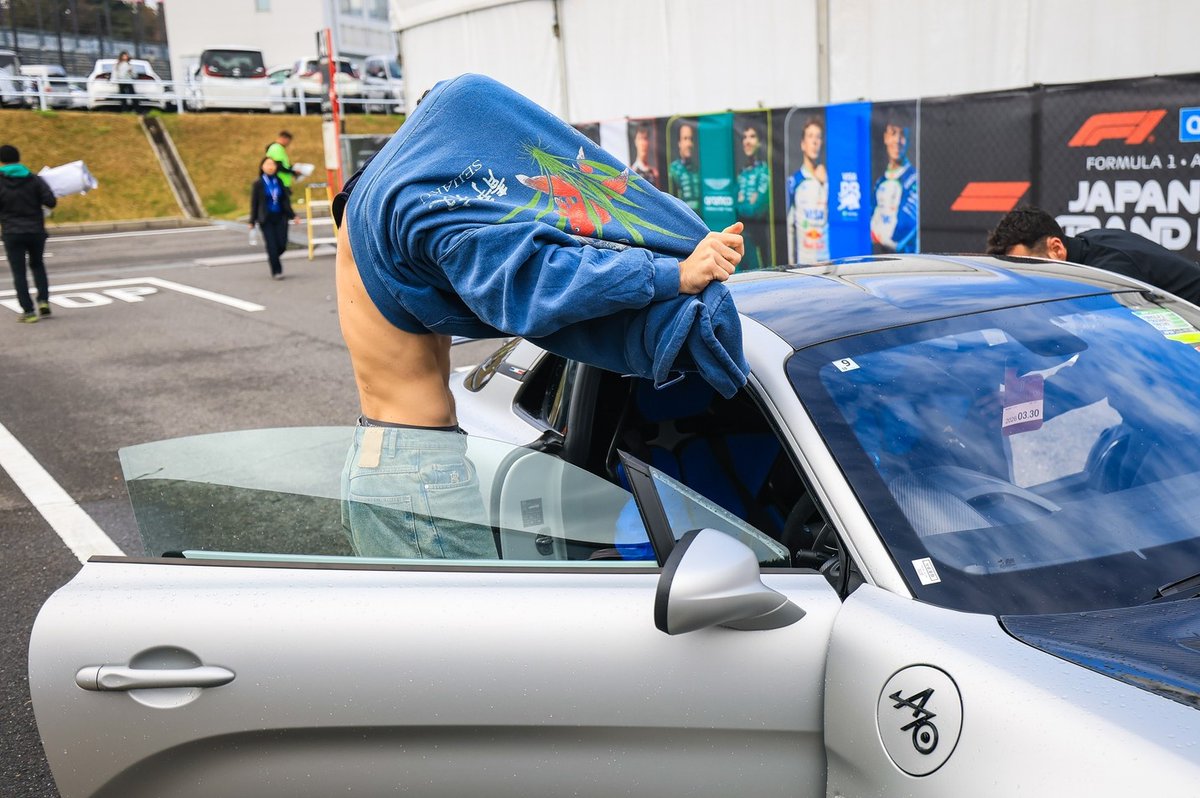 ๐
๐ซ๐๐ง๐๐จ ๐๐จ๐ฅ๐๐ฉ๐ข๐ง๐ญ๐จ ๐๐จ๐ซ๐ซ๐ข๐ฌ tweet media