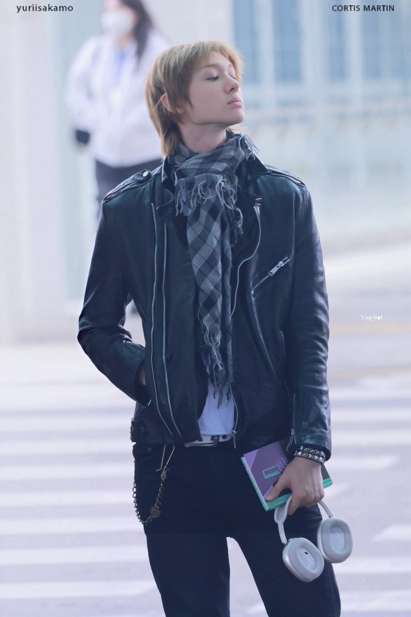 친구 사이 tweet media