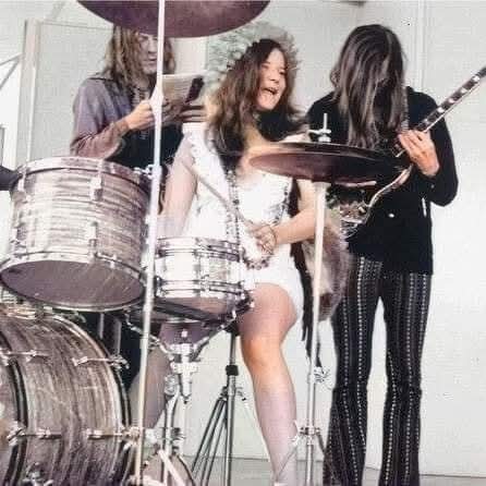 CONFRARIA FLOYDSTOCK tweet media